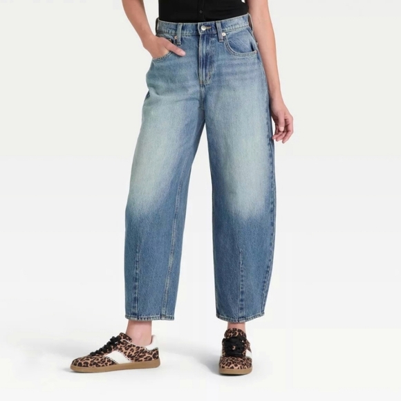 NWT Universal Thread High Rise Easy Barrel Jeans Size 12S 12 Short - Picture 1 of 10